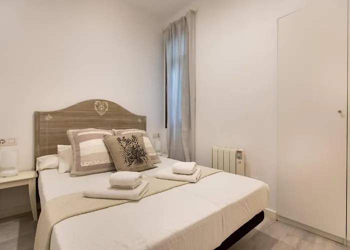 Pere Serafi 2 Bedroom Apartment *
