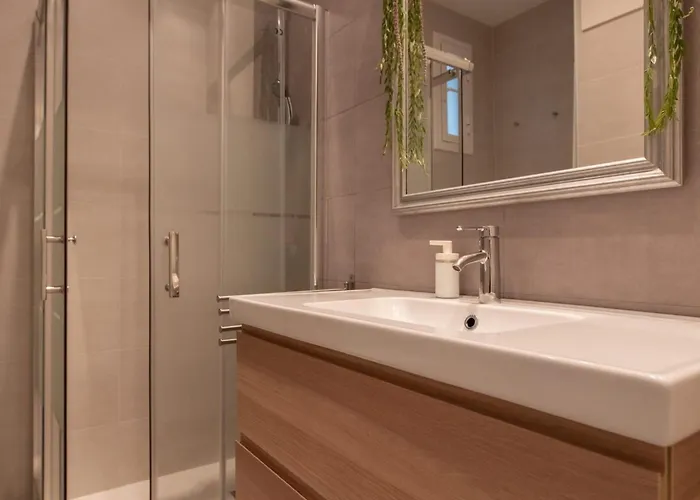 Apartment Pere Serafi 2 Bedroom Barcelona