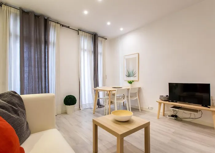 Pere Serafi 2 Bedroom Apartment *